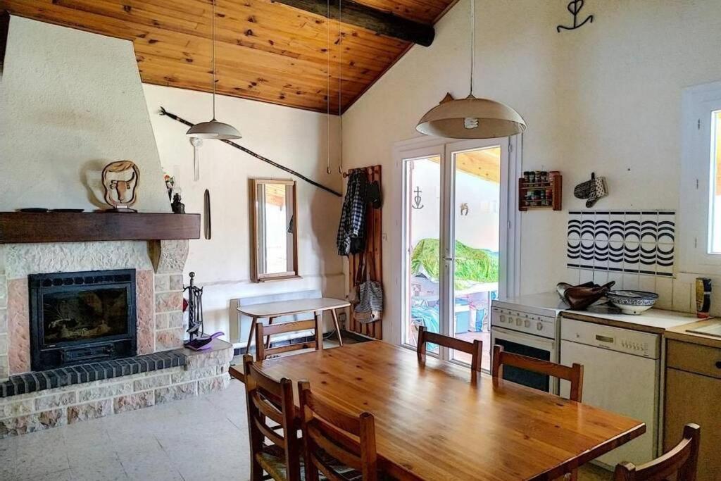 Chalet Typique Au Coeur De La Petite Camargue Villa Vauvert Bagian luar foto